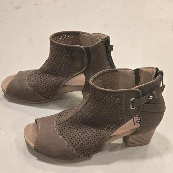 Open Toe Booties - Picture 3 of 8